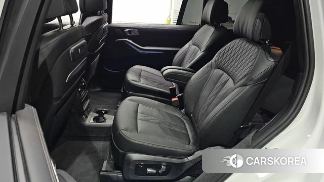 BMW X7 (G07) 2025 Белый из Кореи, фото 2