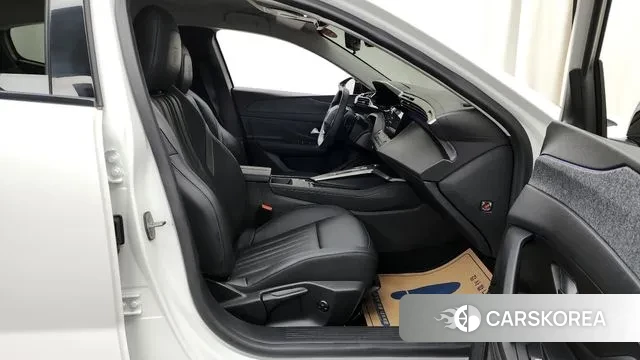 Peugeot 408 2023 Белый из Кореи, фото 2