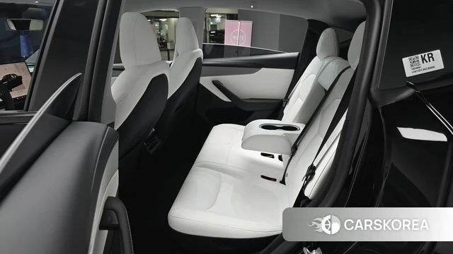 Tesla Model Y 2025 Черный из Кореи, фото 2