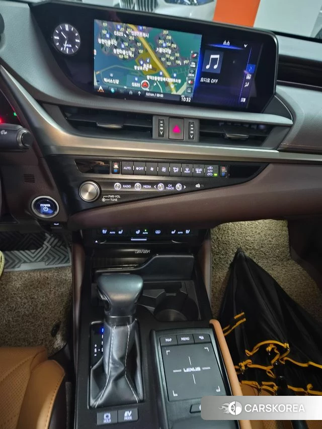 Lexus ES300h 7th generation 2021 Черный из Кореи, фото 2