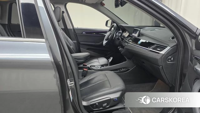 BMW X1 (F48) 2022 Серый из Кореи, фото 2