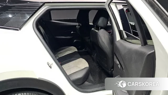 Peugeot e-2008 second generation 2021 Белый из Кореи, фото 2