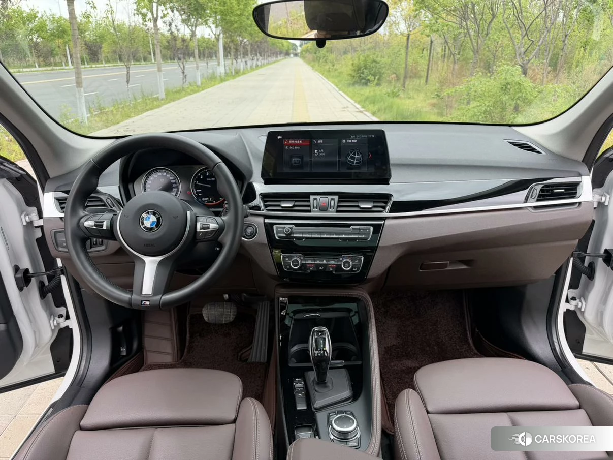 BMW X1 2021 Белый из Китая, фото 2