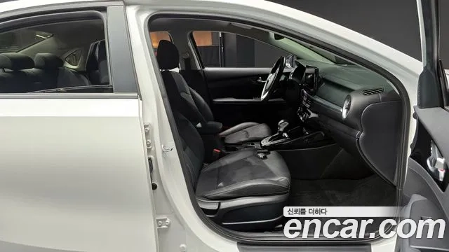 Kia The New K3 2nd generation 2024 Белый из Кореи, фото 2