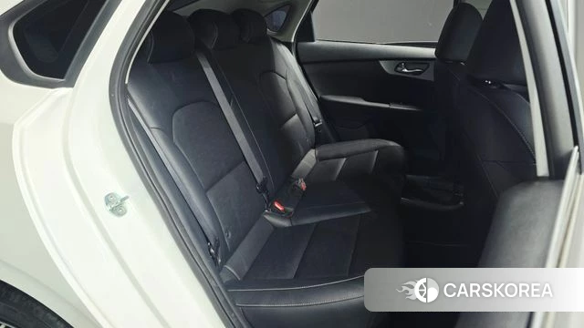 Kia The New K3 2nd generation 2022 Белый из Кореи, фото 2