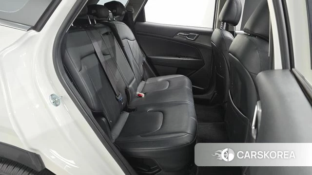Kia Sportage 5th Generation Hybrid 2023 Белый из Кореи, фото 2