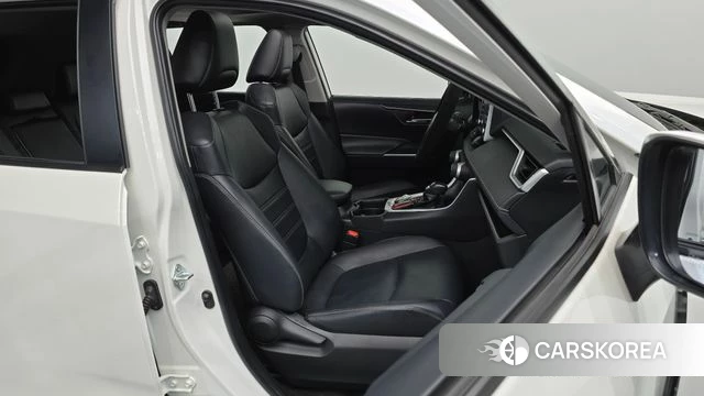 Toyota RAV4 5th Generation 2019 Белый из Кореи, фото 2