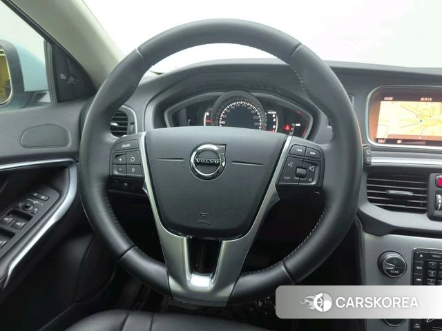 Volvo V40 2018 Синий из Китая, фото 2