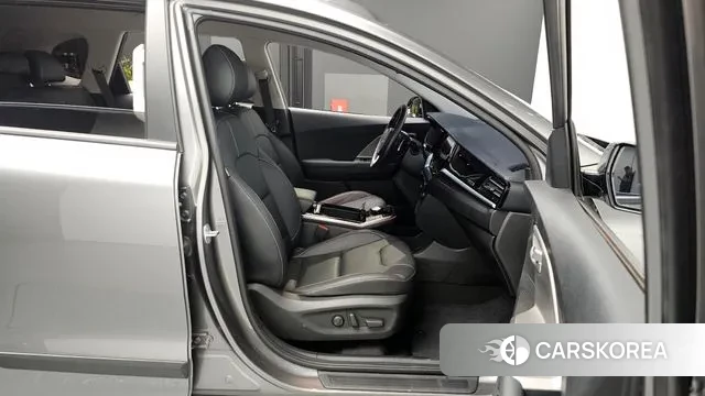 Kia Niro Plus 2023 Серый из Кореи, фото 2