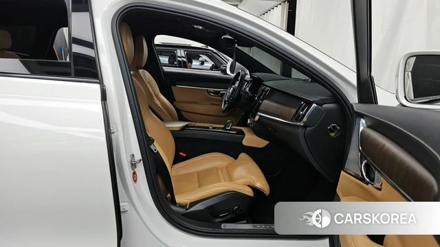 Volvo V90 Cross-Country 2021 Белый из Кореи, фото 2