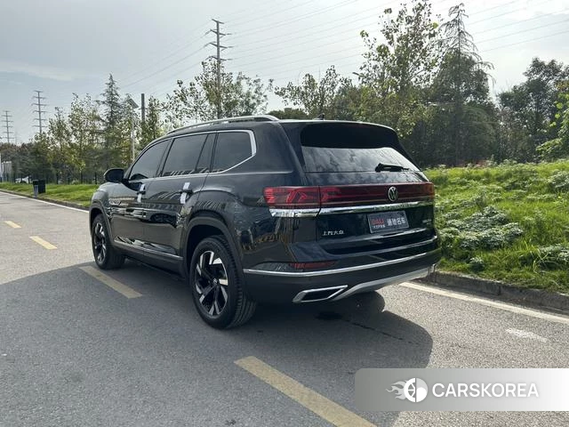 Volkswagen Tourang 2022 Черный из Китая, фото 2