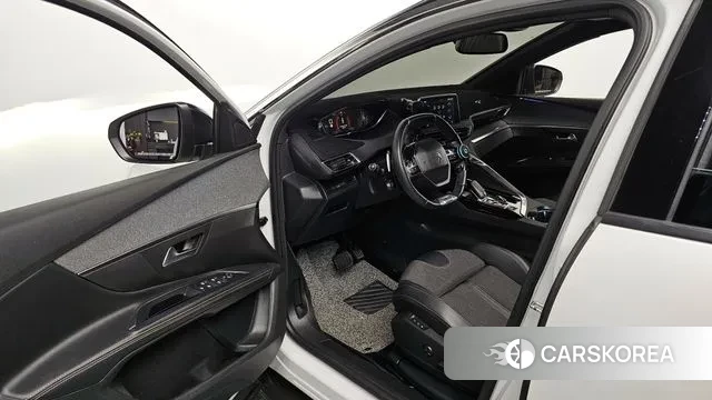 Peugeot 5008 second generation 2020 Белый из Кореи, фото 2