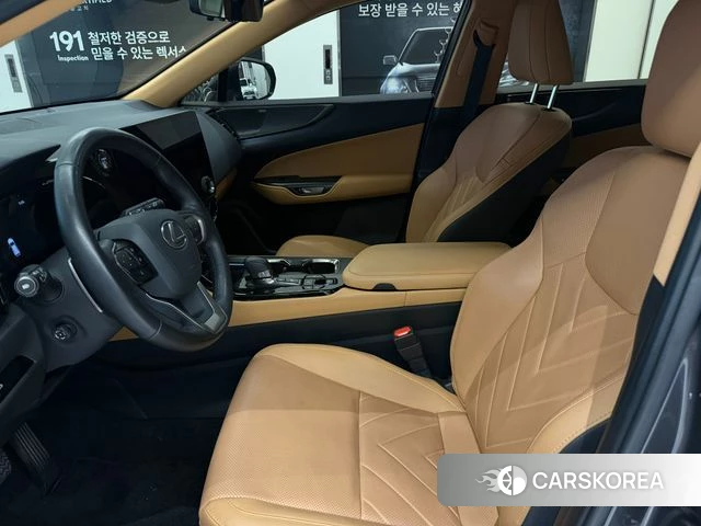 Lexus NX350h Second generation 2024 Серый из Кореи, фото 2