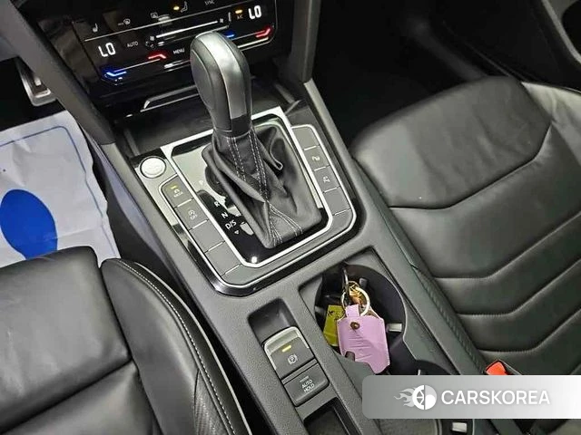 Volkswagen Arteon 2023 Белый из Кореи, фото 2