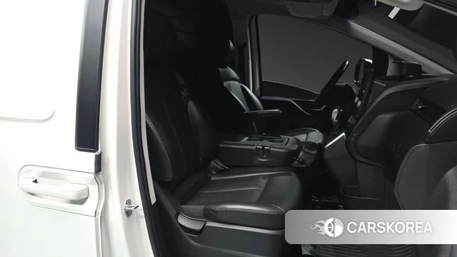 Hyundai Staria 2021 Белый из Кореи, фото 2