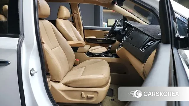 Kia The New Carnival 2019 Белый из Кореи, фото 2