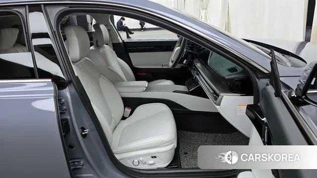 Hyundai Grandeur Hybrid (GN7) 2023 Светло-серебряный цвет из Кореи, фото 2