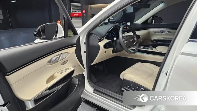 Genesis GV70 2024 Белый из Кореи, фото 2