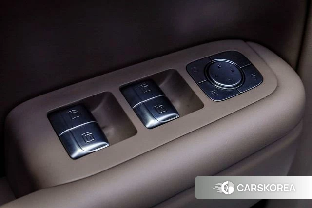 Ideal car Ideal L8 2025 Белый из Китая, фото 2