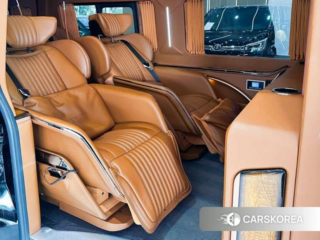 Toyota Hiace 2024 Черный из Китая, фото 2