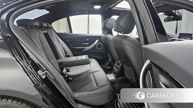 BMW 3 Series (F30) 2018 Черный из Кореи, фото 2