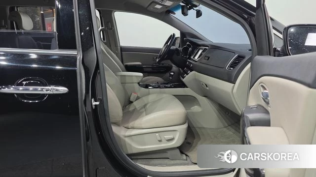 Kia The New Carnival 2018 Черный из Кореи, фото 2