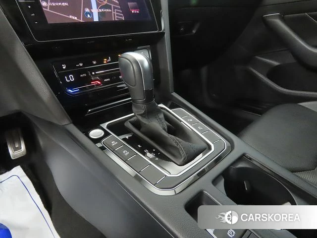 Volkswagen Arteon 2023 Серый из Кореи, фото 2