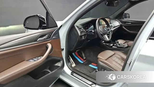 BMW X3 (G01) 2023 Серебристо-серый из Кореи, фото 2