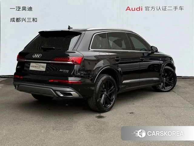 Audi Q7 2023 Черный из Китая, фото 2