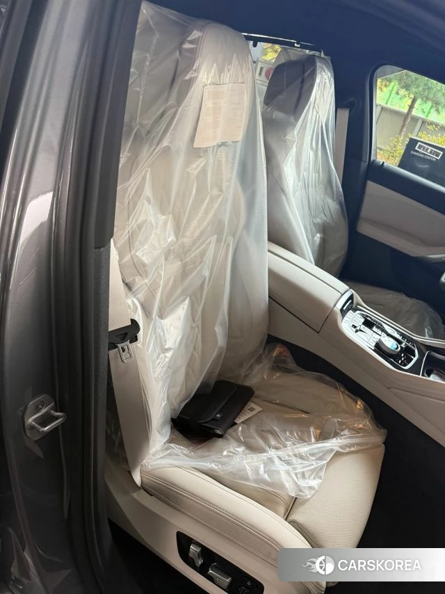 BMW X6 (G06) 2025 Серебристо-серый из Кореи, фото 2