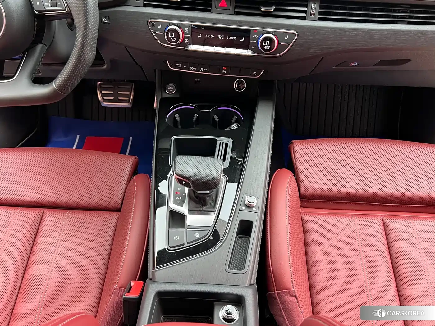 Audi A4L 2024 Silver/gray из Китая, фото 2