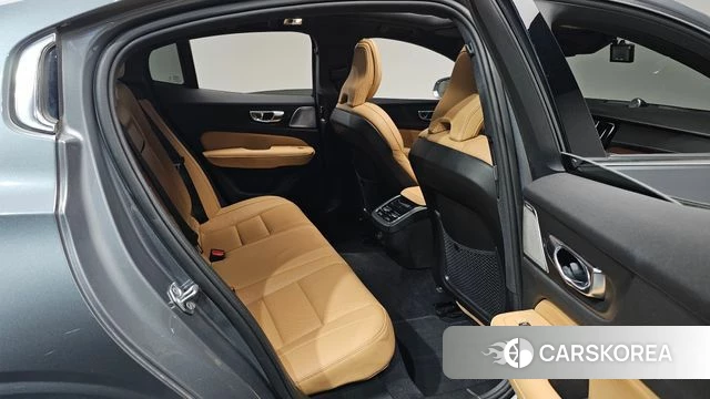 Volvo S60 3rd generation 2020 Серебристо-серый из Кореи, фото 2