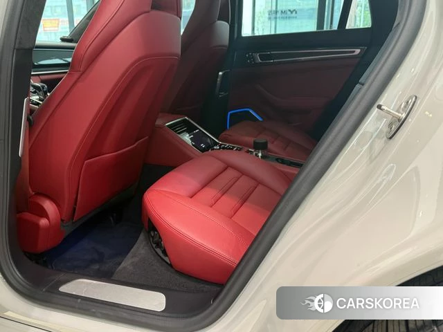 Porsche Panamera (971) 2023 Серебряный из Кореи, фото 2