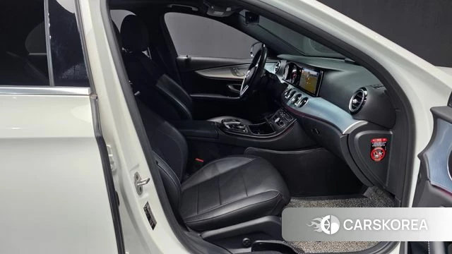 Mercedes-Benz E-Class W213 2020 Белый из Кореи, фото 2