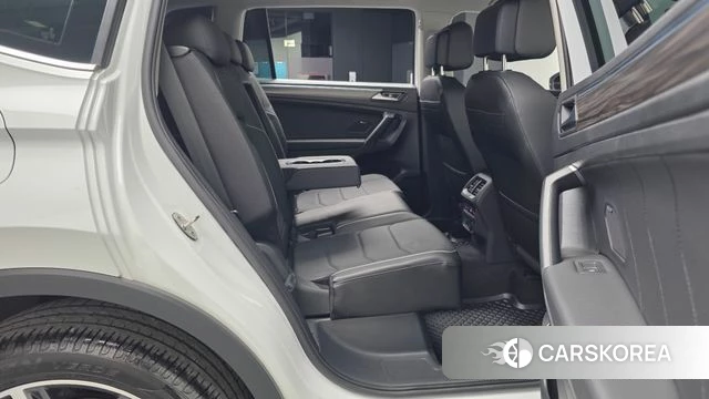 Volkswagen Tiguan Allspace 2022 Белый из Кореи, фото 2