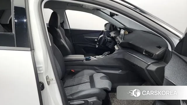 Peugeot 3008 second generation 2019 Белый из Кореи, фото 2