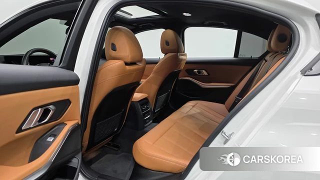 BMW 3 Series (G20) 2023 Белый из Кореи, фото 2