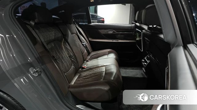 BMW 7 Series (G11) 2020 Серебристо-серый из Кореи, фото 2