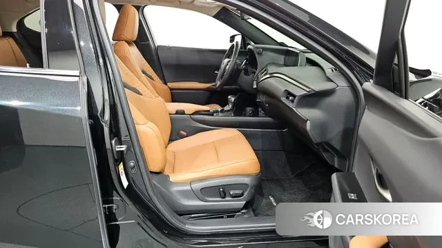 Lexus UX250h 2019 Черный из Кореи, фото 2