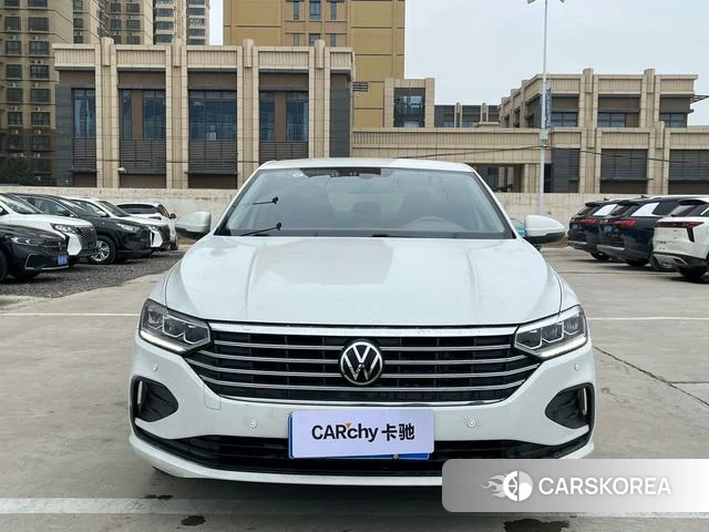 Volkswagen Lavida 2024 Белый из Китая, фото 2