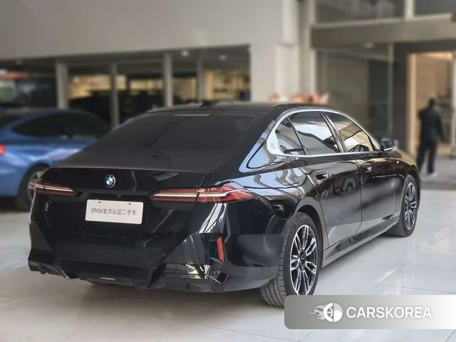 BMW 5 series 2024 Черный из Китая, фото 2