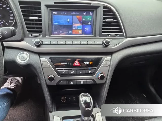 Hyundai Avante AD 2018 Белый из Кореи, фото 2