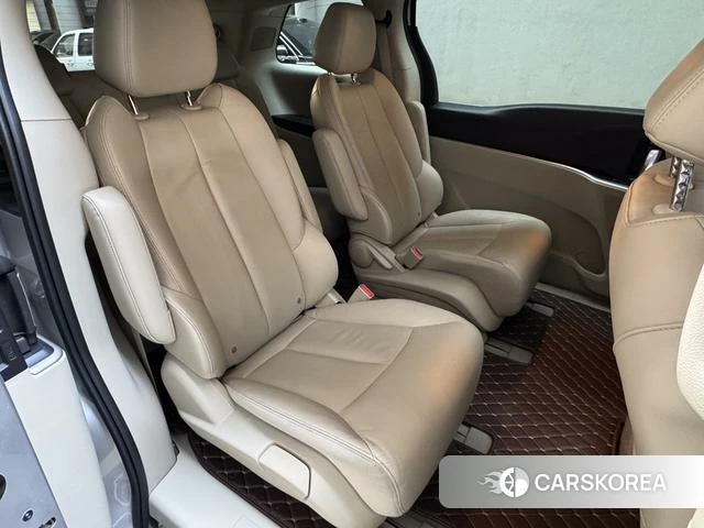 Buick GL8 2019 Серебристо-серый из Китая, фото 2
