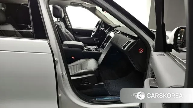 Land Rover Discovery 5 2023 Белый из Кореи, фото 2