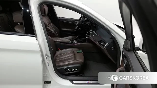 BMW 5 Series (G30) 2021 Белый из Кореи, фото 2