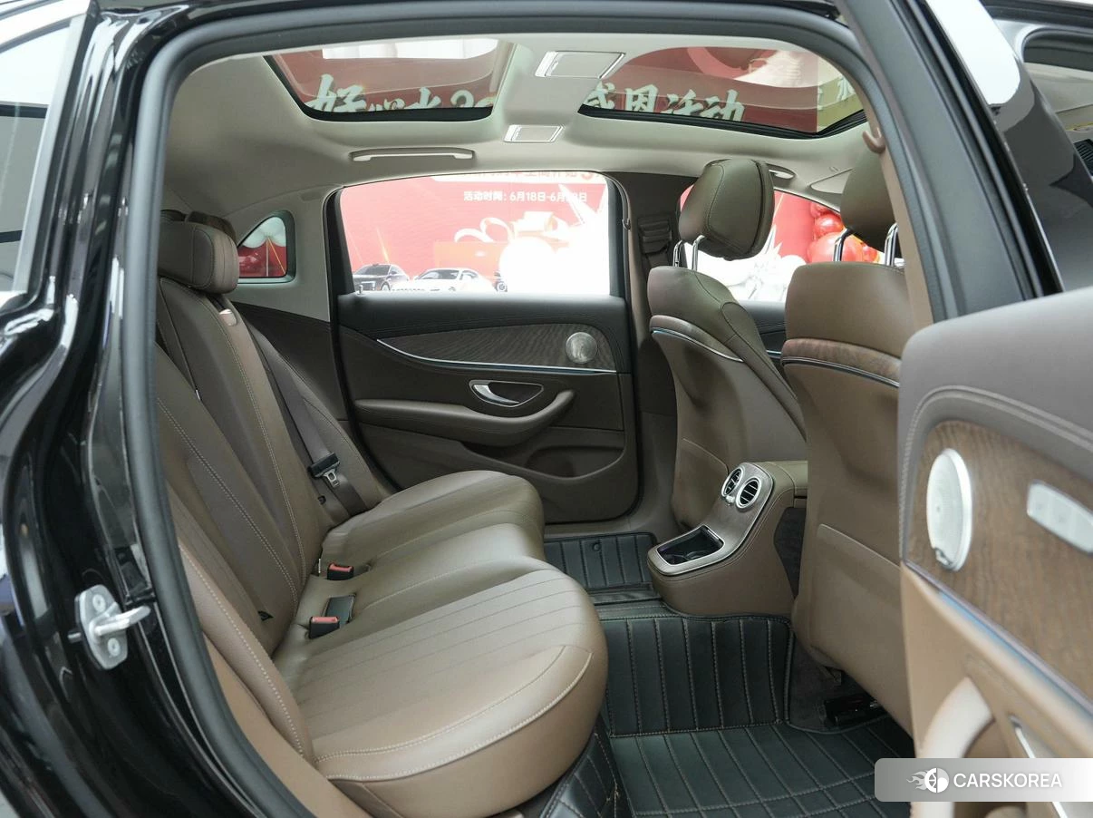 Mercedes-Benz E-class 2022 Черный из Китая, фото 2