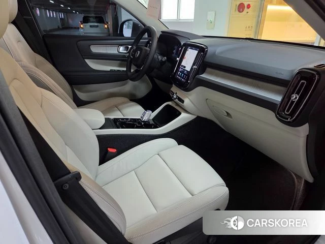 Volvo XC40 2026 Белый из Кореи, фото 2