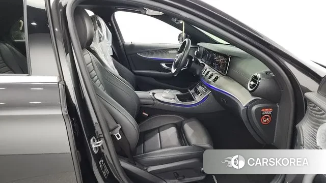 Mercedes-Benz E-Class W213 2021 Серый из Кореи, фото 2