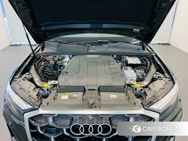 Audi Q7 2024 Черный из Китая, фото 2
