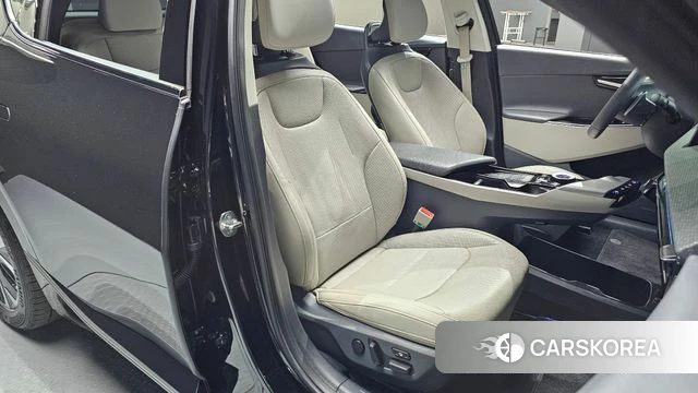 Kia EV6 2023 Черный из Кореи, фото 2